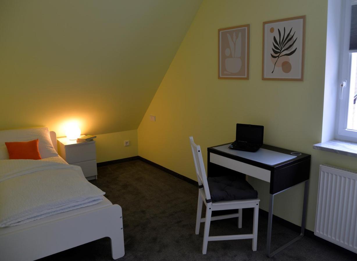 Am Quellenhaeuschen Apartment Naila Екстериор снимка